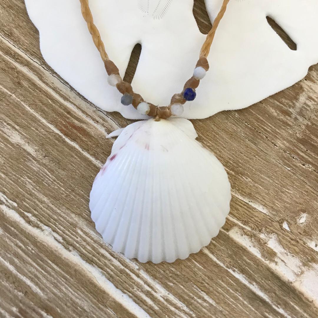 Handwoven Scallop Shell Necklace White
